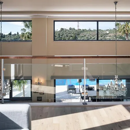 Akira Villa *